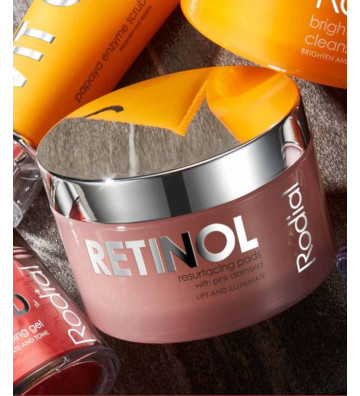 Regenerating facial cleansing pads with retinol - Rodial 4