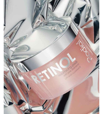 Regenerating facial cleansing pads with retinol - Rodial 5