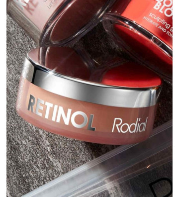 Regenerujące płatki do oczyszczania twarzy z retinolem 20 szt. - Rodial 3