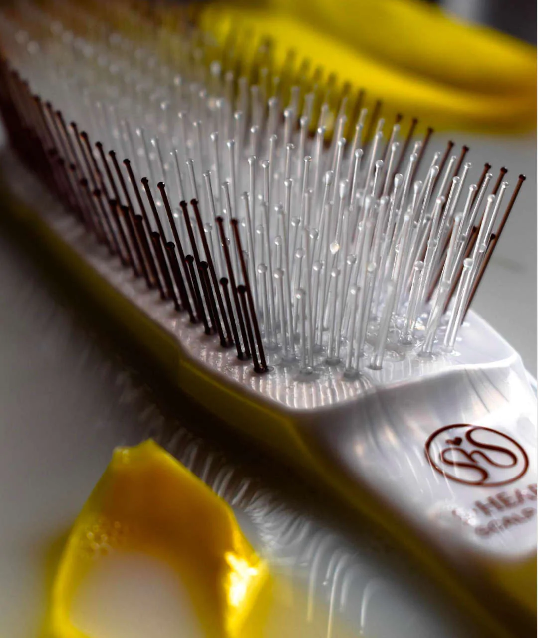 Scalp Brush Com Normal Short 376 HAIR White pearl packaging