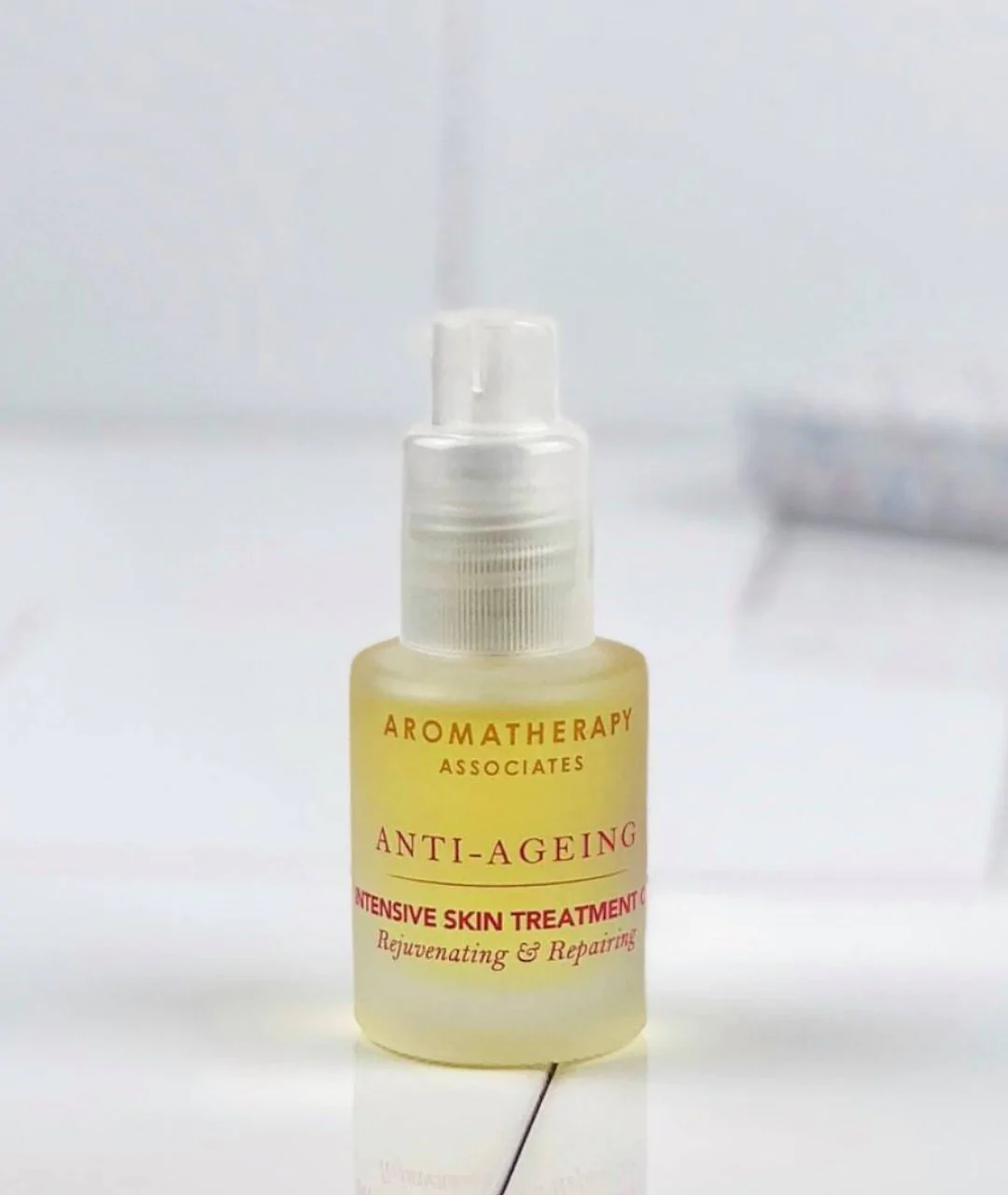 INTENSIVE SKIN TREATMENT OIL - Intensive facial oil 15ml image.