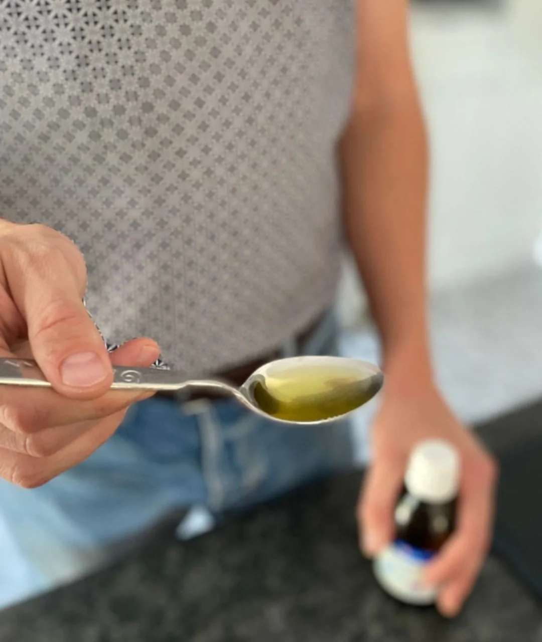 Omega-3 Total Natural 200ml teaspoon view