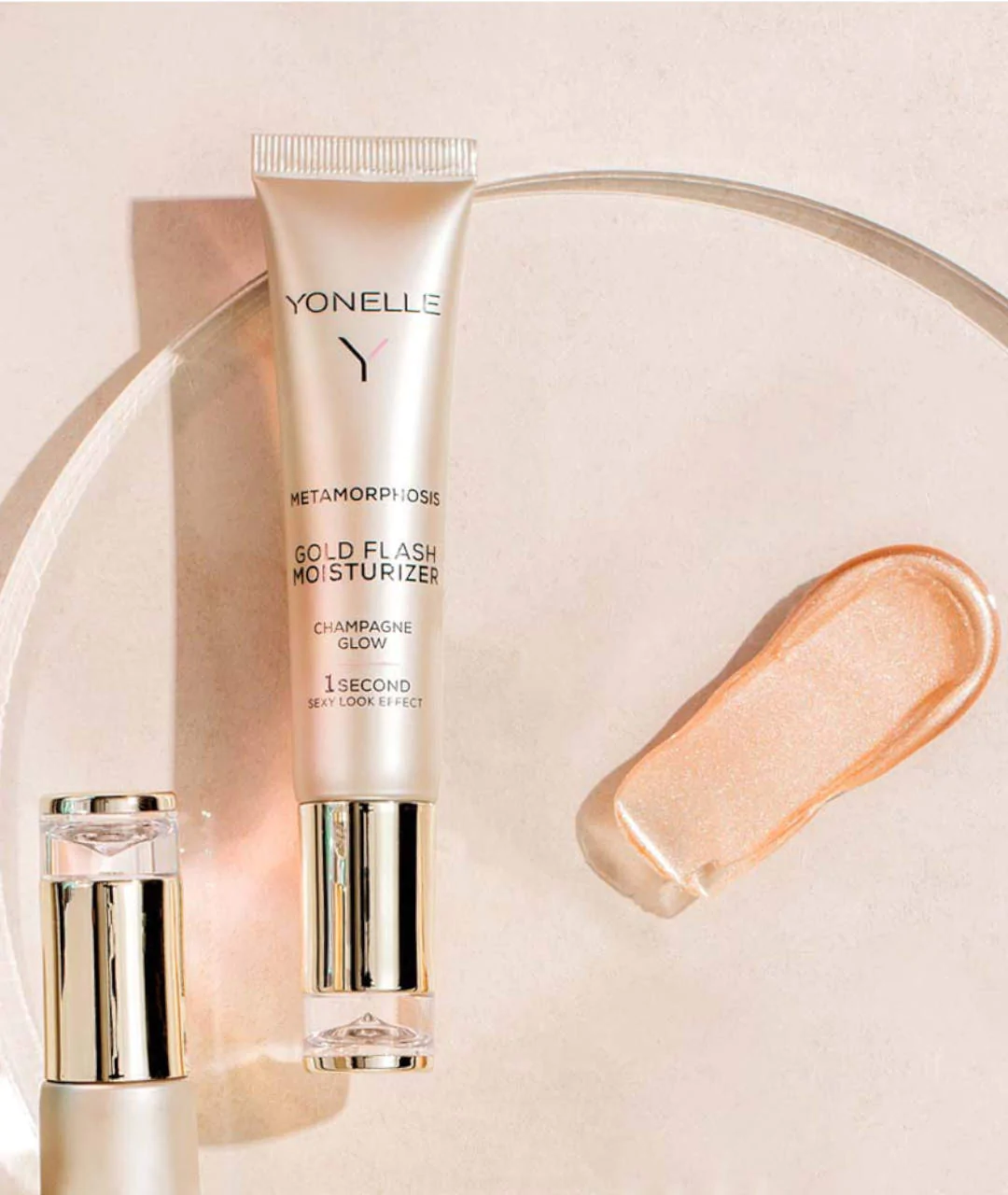 Metamorphosis Illuminating Moisturizer with Gold Dots 25 ml pack.