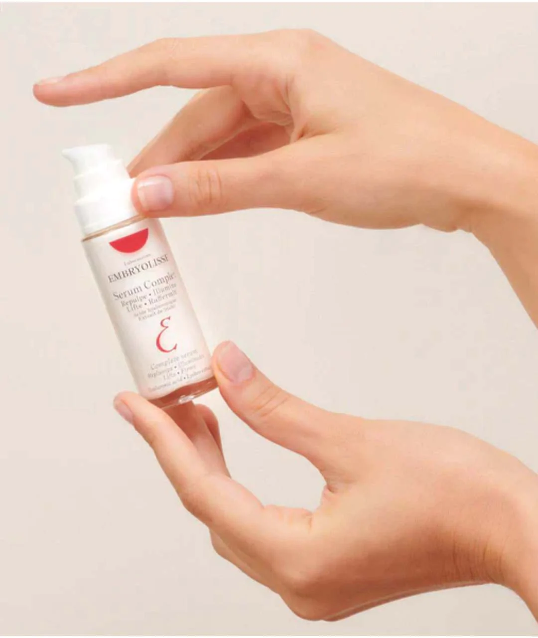 COMPREHENSIVE SERUM 30ml view in the palm of your hand