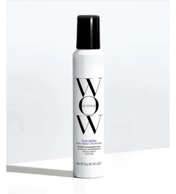 Pianka stylizująca i kontrolująca kolor do włosów blond 200ml - Color WOW 2