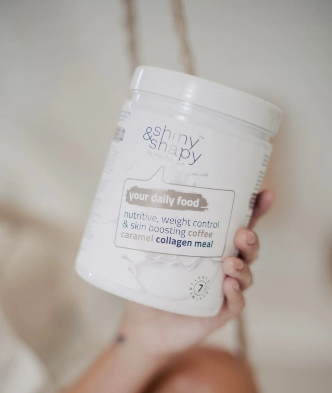 Cocktail with collagen Coffee with caramel 385g close-up view