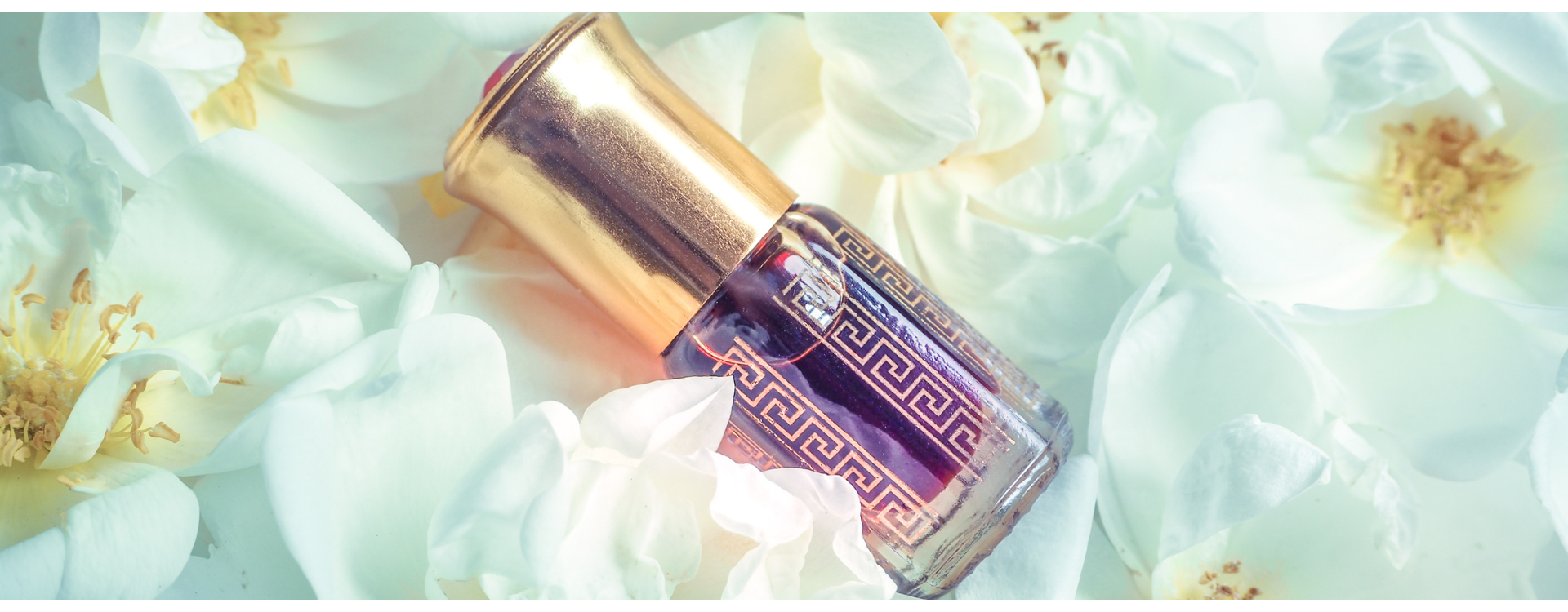 Najtrwalsze perfumy arabskie. Czyli intensywne zapachy dla niej i dla niego, które długo pozostają na skórze